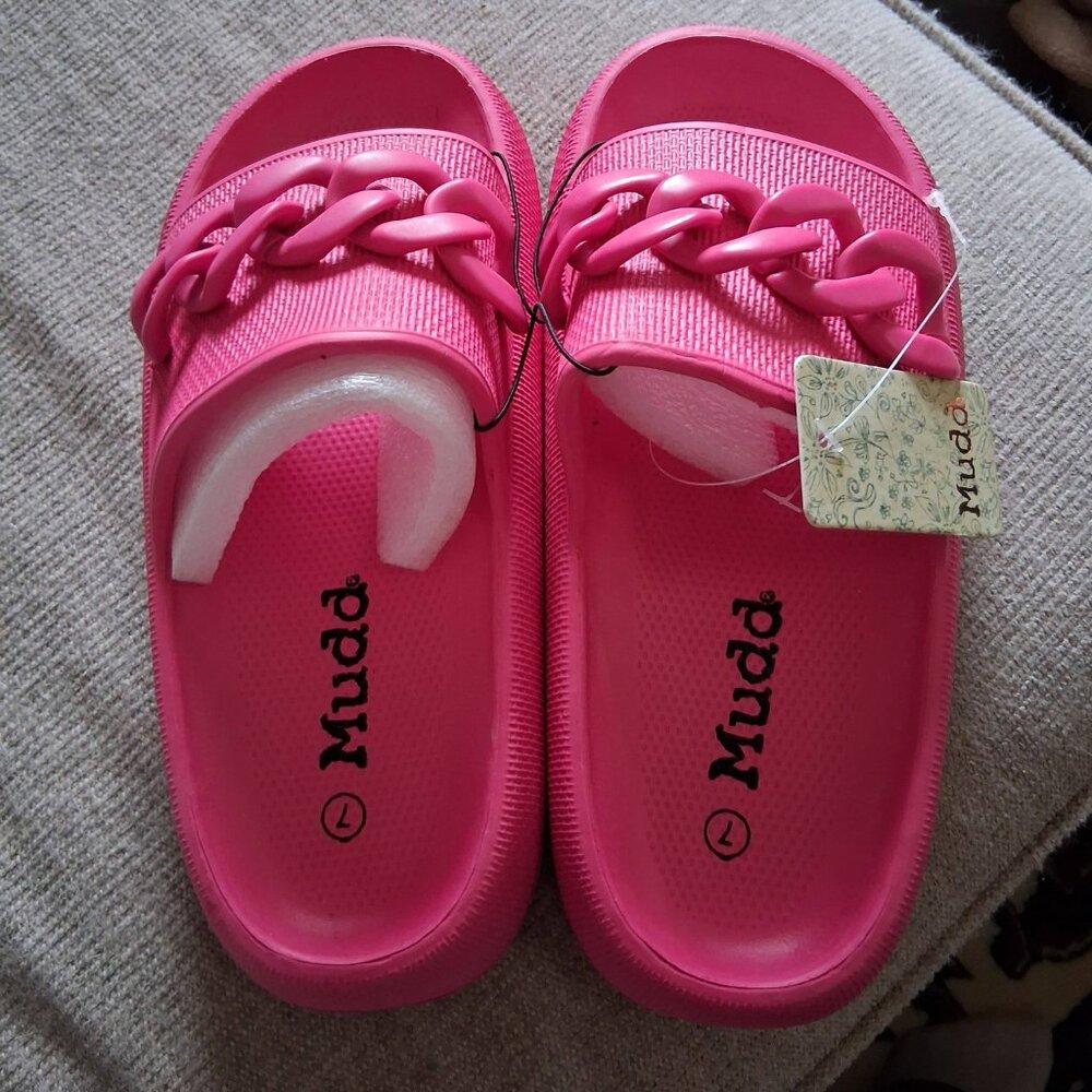 Women's Mudd Aloha Sandals Slides Pink Chain Accent sz 7